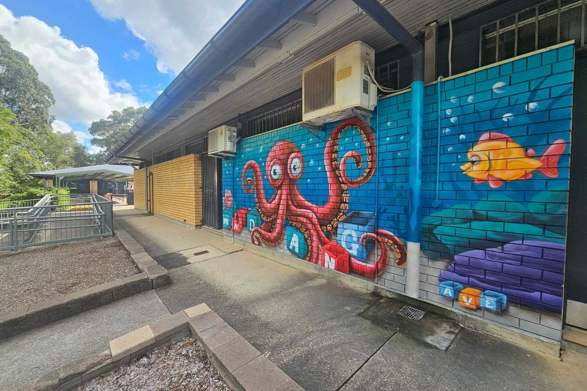 Octopus mural for Sydney School